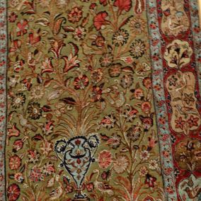 Detail van een kleurrijk Perzisch tapijt